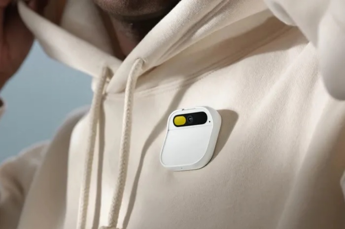 Humane AI PIN Wearable
